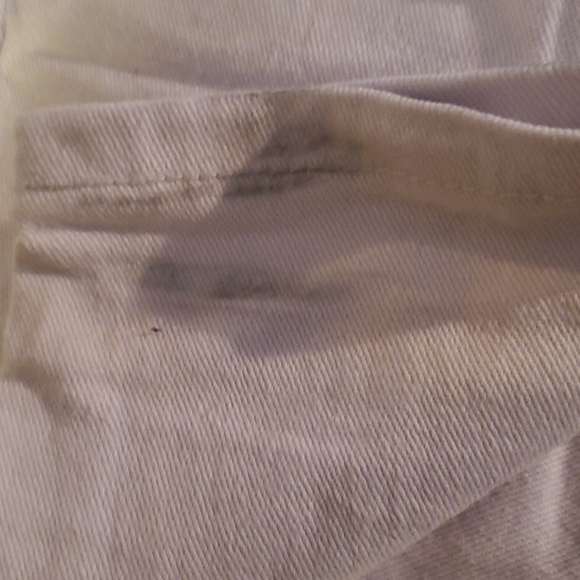 The Style Between Us: Distressed Jeans - Picture 9 of 15